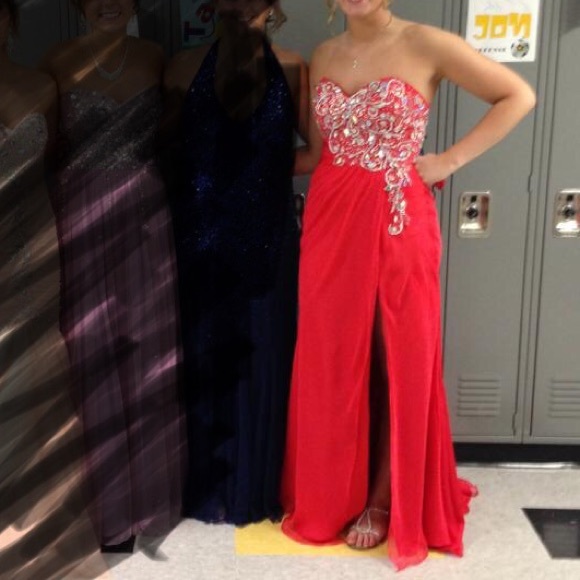 Mac Duggal Dresses & Skirts - Mac Duggal beautiful red prom dress! Mac Duggal Dresses & Skirts - Mac Duggal beautiful red prom dress!